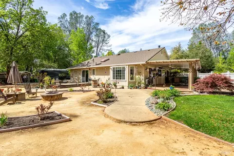 Exterior - 12805 Melonbank Dr, Redding, CA 96003 photo 23 of 32