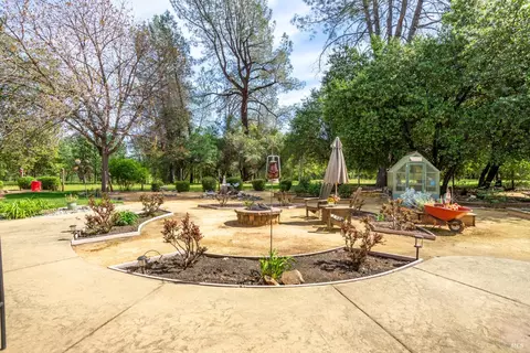 Exterior - 12805 Melonbank Dr, Redding, CA 96003 photo 21 of 32