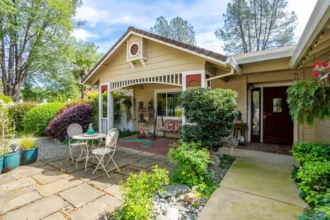 Exterior - 12805 Melonbank Dr, Redding, CA 96003 photo 3 of 32