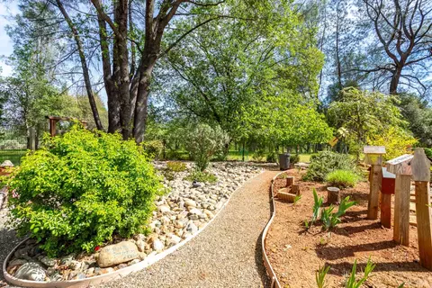 Exterior - 12805 Melonbank Dr, Redding, CA 96003 photo 28 of 32