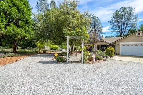Exterior - 12805 Melonbank Dr, Redding, CA 96003 photo 9 of 32