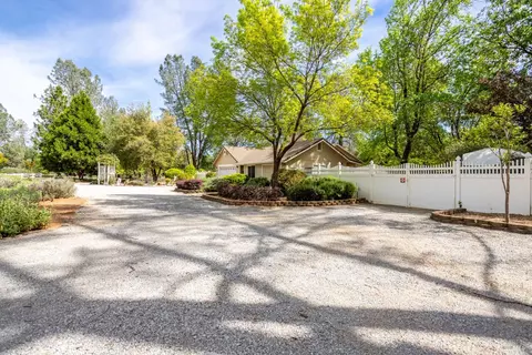 Exterior - 12805 Melonbank Dr, Redding, CA 96003 photo 12 of 32