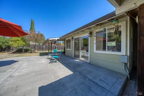 Exterior - 3570 Leland Ln, Ukiah, CA 95482 photo 4 of 10