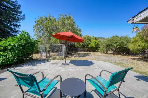 Exterior - 3570 Leland Ln, Ukiah, CA 95482 photo 5 of 10