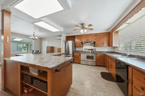 Kitchen - 3570 Leland Ln, Ukiah, CA 95482 photo 2 of 4