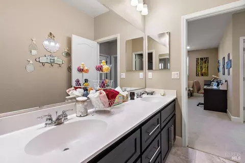 Bath - 8879 Blue River Dr, Vallejo, CA 94591 photo 6 of 6