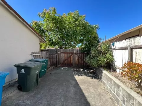 125 Iris Ct, Vallejo, CA 94591 photo 16