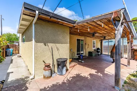 Exterior - 1034 Caldwell Ave, Vallejo, CA 94591 photo 9 of 22