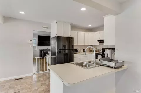 Kitchen - 1034 Caldwell Ave, Vallejo, CA 94591 photo 5 of 5