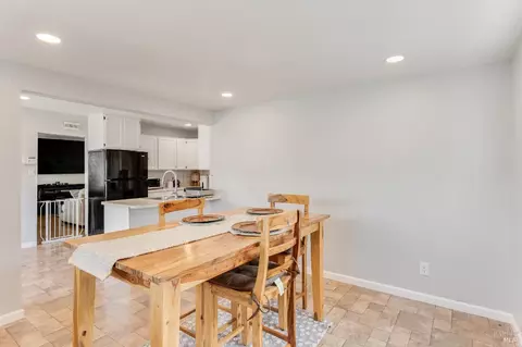 Dining - 1034 Caldwell Ave, Vallejo, CA 94591 photo 2 of 3