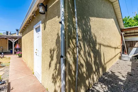 Exterior - 1034 Caldwell Ave, Vallejo, CA 94591 photo 16 of 22