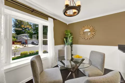 Dining - 1034 Hickory Ave, Fairfield, CA 94533 photo 2 of 3
