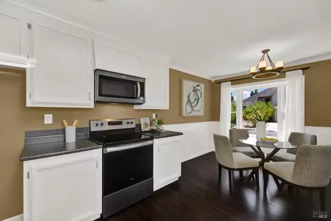 Kitchen - 1034 Hickory Ave, Fairfield, CA 94533 photo 2 of 4