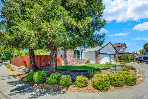 Exterior - 1034 Hickory Ave, Fairfield, CA 94533 photo 3 of 18