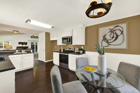 Kitchen - 1034 Hickory Ave, Fairfield, CA 94533 photo 3 of 4