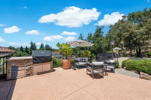Exterior - 178 Westgate Dr, Napa, CA 94558 photo 6 of 11