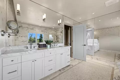 Bath - 178 Westgate Dr, Napa, CA 94558 photo 1 of 2