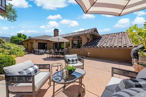 Exterior - 178 Westgate Dr, Napa, CA 94558 photo 5 of 11
