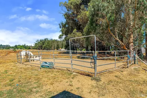 Exterior - 365 E Railroad Ave, Cotati, CA 94931 photo 3 of 22