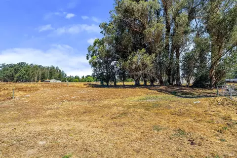 Exterior - 365 E Railroad Ave, Cotati, CA 94931 photo 4 of 22
