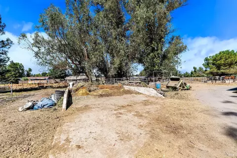 Exterior - 365 E Railroad Ave, Cotati, CA 94931 photo 7 of 22