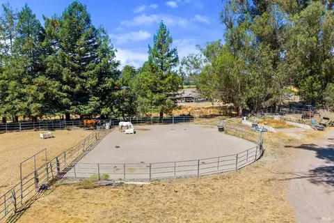 Exterior - 365 E Railroad Ave, Cotati, CA 94931 photo 8 of 22