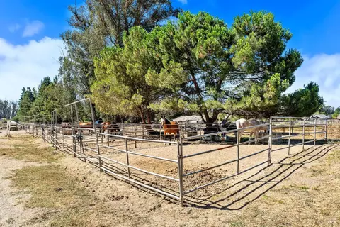 Exterior - 365 E Railroad Ave, Cotati, CA 94931 photo 6 of 22