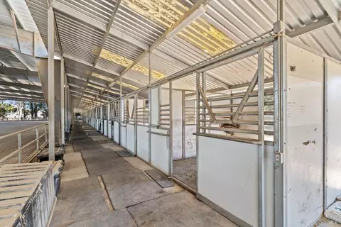 Entry Way - 365 E Railroad Ave, Cotati, CA 94931 photo 1 of 2