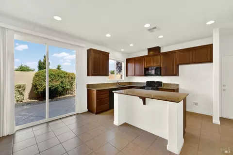 Kitchen - 342 Tilden Cir, Vacaville, CA 95688 photo 3 of 5