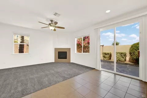Living - 342 Tilden Cir, Vacaville, CA 95688 photo 6 of 7