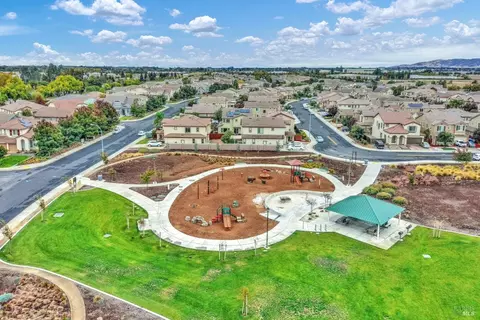 View/Area - 342 Tilden Cir, Vacaville, CA 95688 photo 9 of 10