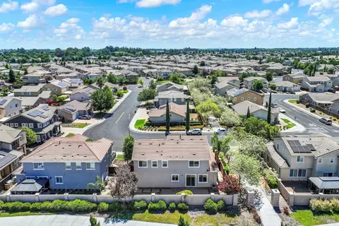View/Area - 342 Tilden Cir, Vacaville, CA 95688 photo 4 of 10