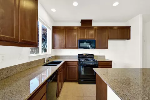Kitchen - 342 Tilden Cir, Vacaville, CA 95688 photo 5 of 5