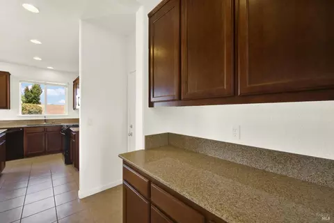 Entry Way - 342 Tilden Cir, Vacaville, CA 95688 photo 2 of 4