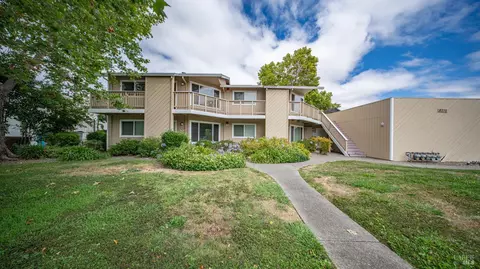 8270 Lancaster Dr, Cotati, CA 94931