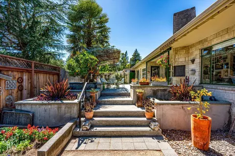 Exterior - 1537 Ora Dr, Napa, CA 94559 photo 13 of 33