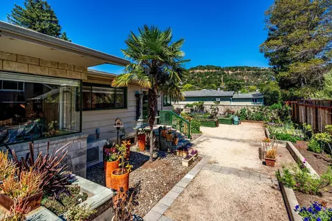 Exterior - 1537 Ora Dr, Napa, CA 94559 photo 10 of 33
