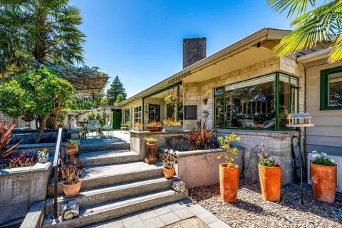Exterior - 1537 Ora Dr, Napa, CA 94559 photo 12 of 33