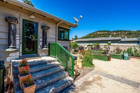 Exterior - 1537 Ora Dr, Napa, CA 94559 photo 6 of 33
