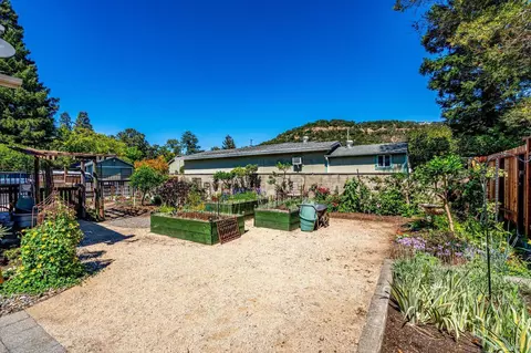 Exterior - 1537 Ora Dr, Napa, CA 94559 photo 22 of 33