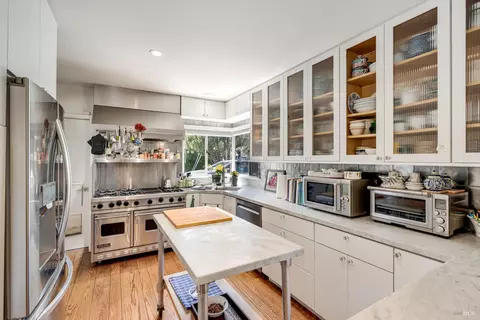 Kitchen - 1537 Ora Dr, Napa, CA 94559 photo 4 of 7
