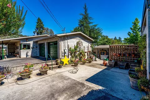 Exterior - 1537 Ora Dr, Napa, CA 94559 photo 31 of 33