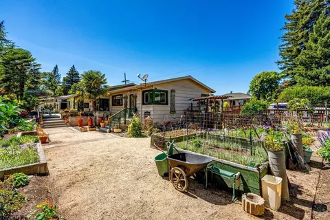 Exterior - 1537 Ora Dr, Napa, CA 94559 photo 21 of 33
