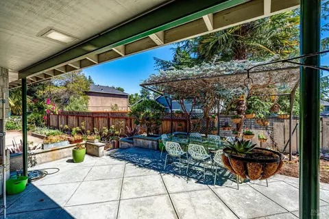 Exterior - 1537 Ora Dr, Napa, CA 94559 photo 18 of 33
