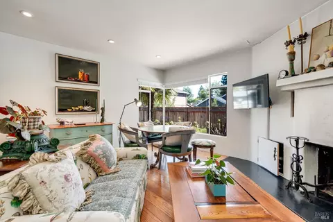 Living - 1537 Ora Dr, Napa, CA 94559 photo 2 of 4