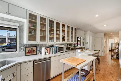 Kitchen - 1537 Ora Dr, Napa, CA 94559 photo 6 of 7