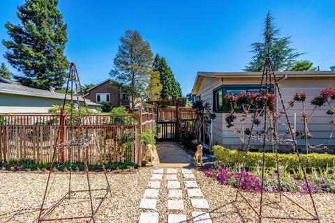 Exterior - 1537 Ora Dr, Napa, CA 94559 photo 27 of 33