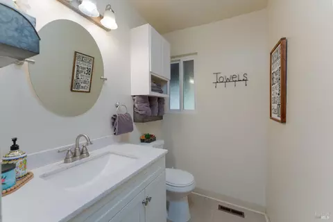 Bath - 56 Mill Creek Dr, Willits, CA 95490 photo 1 of 2