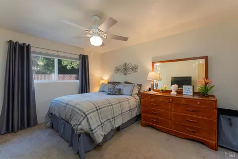 Bedroom - 56 Mill Creek Dr, Willits, CA 95490 photo 3 of 4