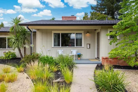 1703 Crinella Dr, Saint Helena, CA 94574